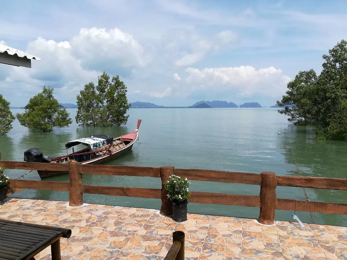 Chomlay Room & Restaurant Ko Lanta 2*,  Thaiföld