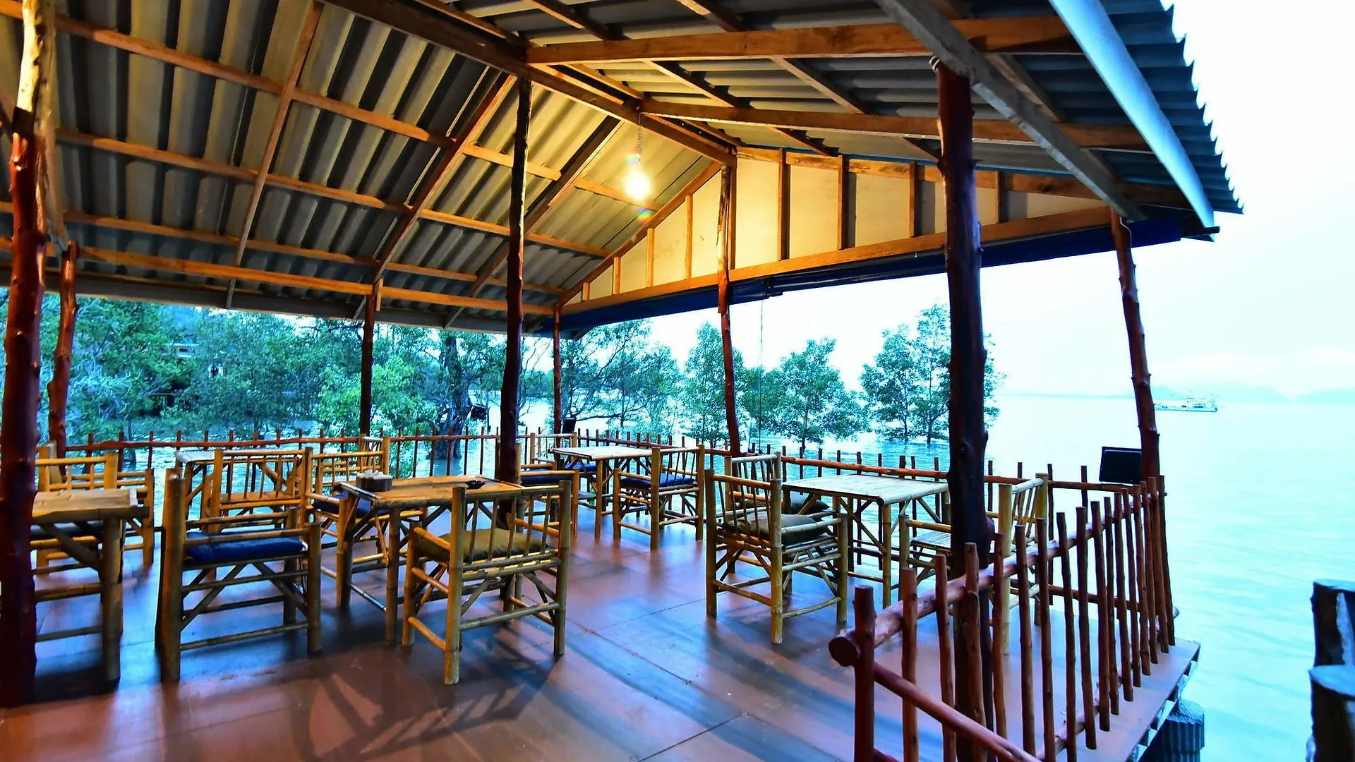 Chomlay Room & Restaurant Ko Lanta