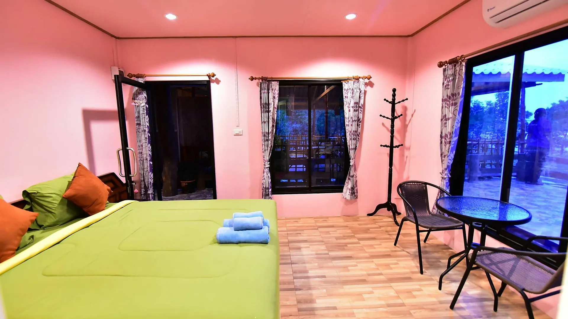 Chomlay Room & Restaurant Ko Lanta