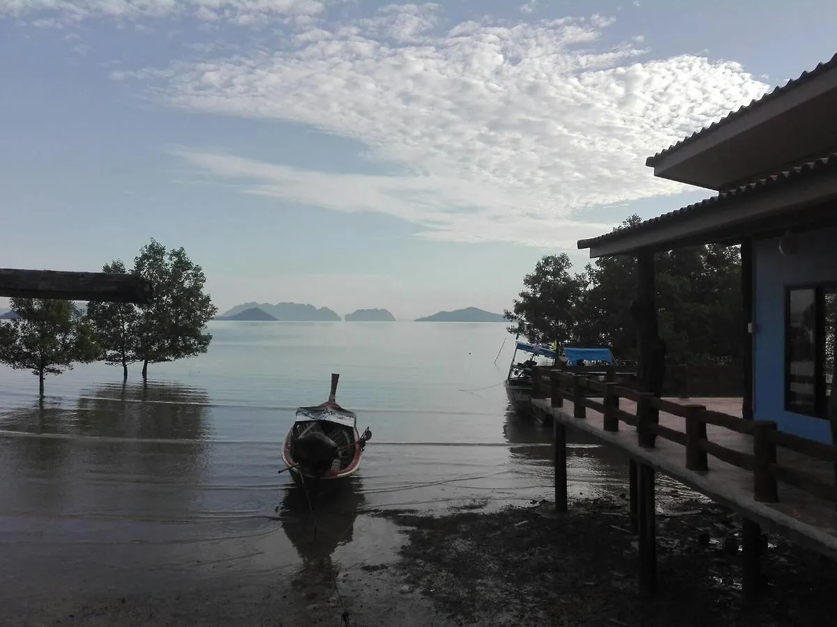 Chomlay Room & Restaurant Ko Lanta
